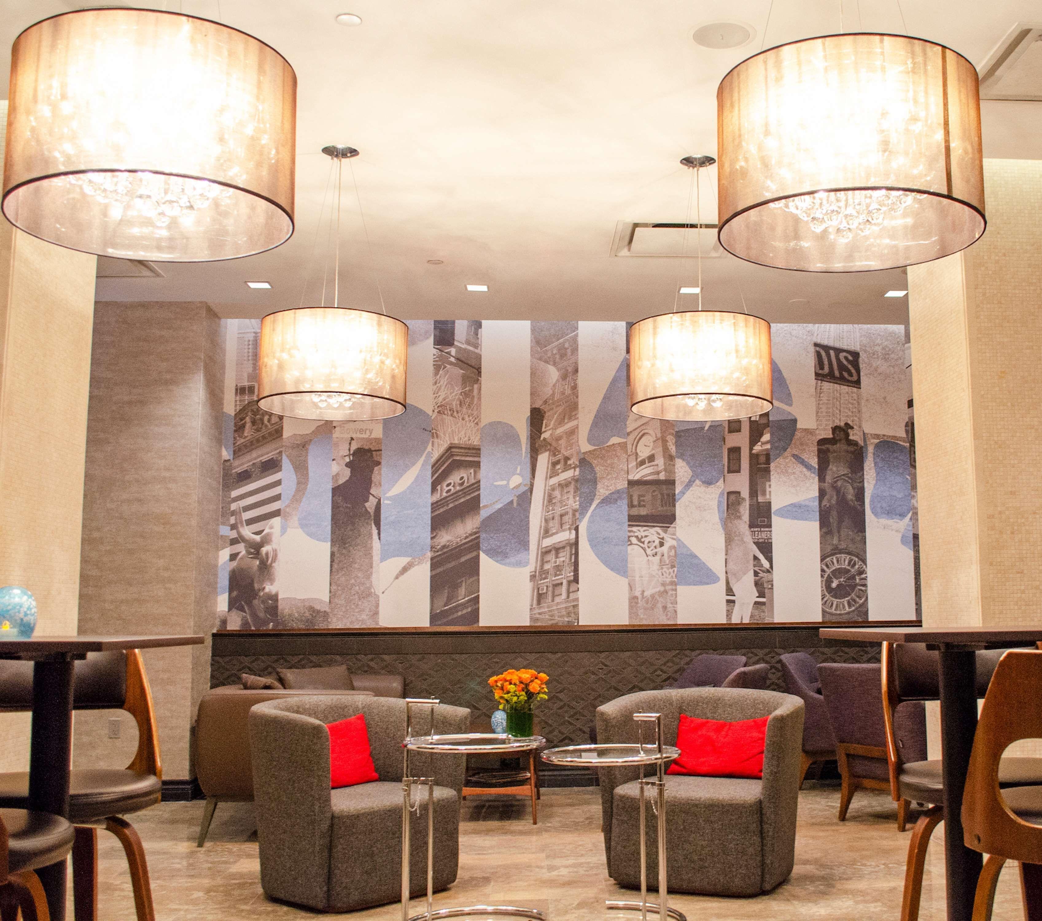 7 Romantic Hotels in Broadway Theater District Worth Booking