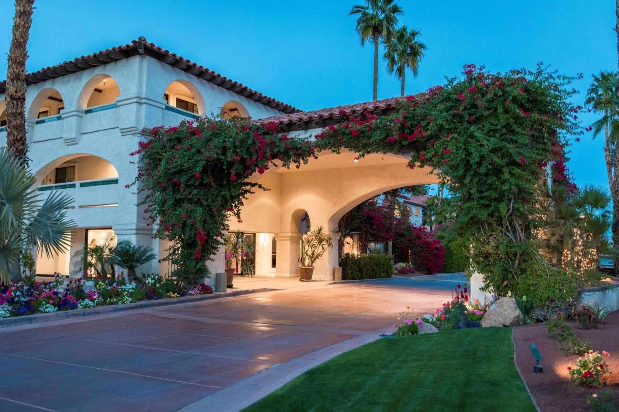 5 Business Hotels in Downtown Palm Springs That Stand Out